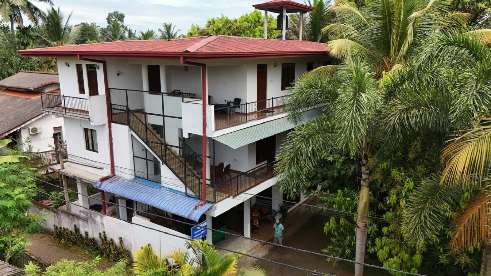 Suwani Pinnawala Homestay Bagian luar foto