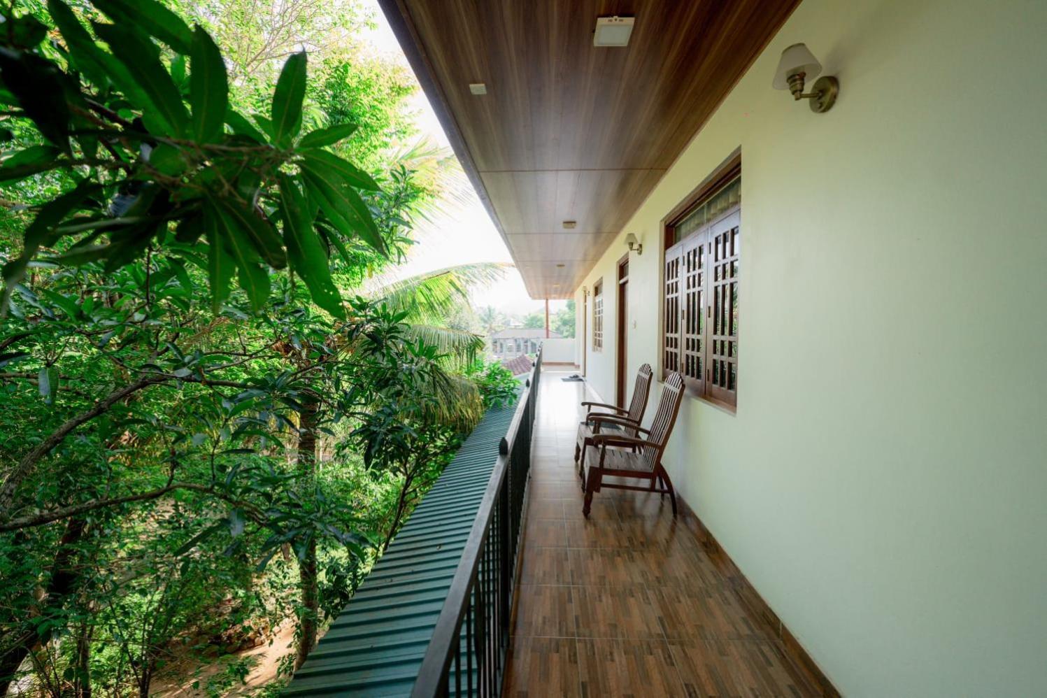 Suwani Pinnawala Homestay Bagian luar foto