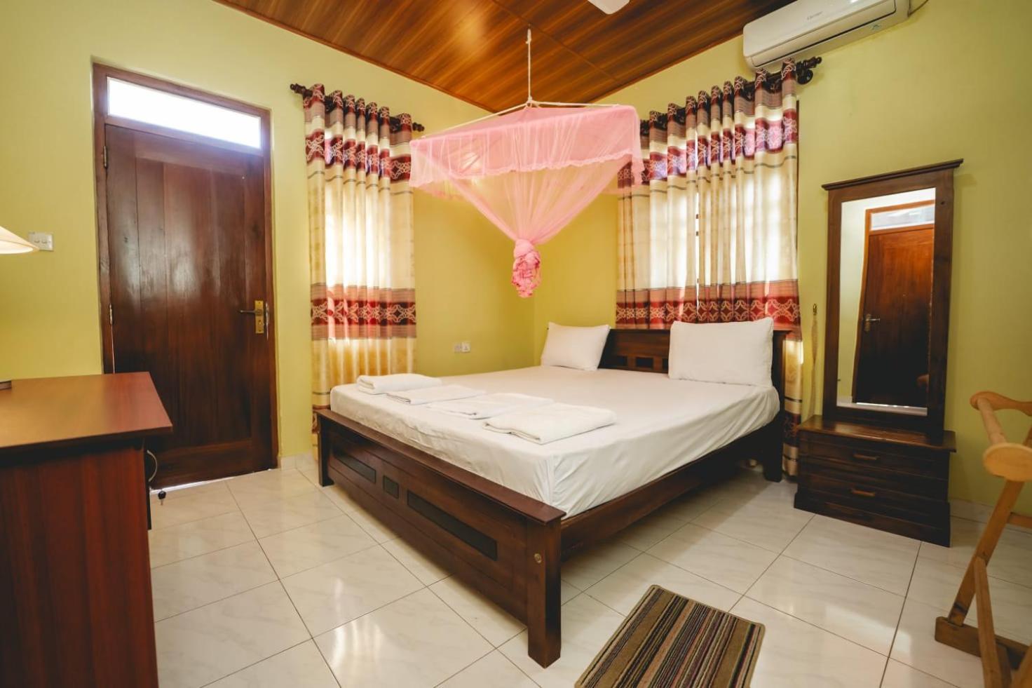 Suwani Pinnawala Homestay Bagian luar foto