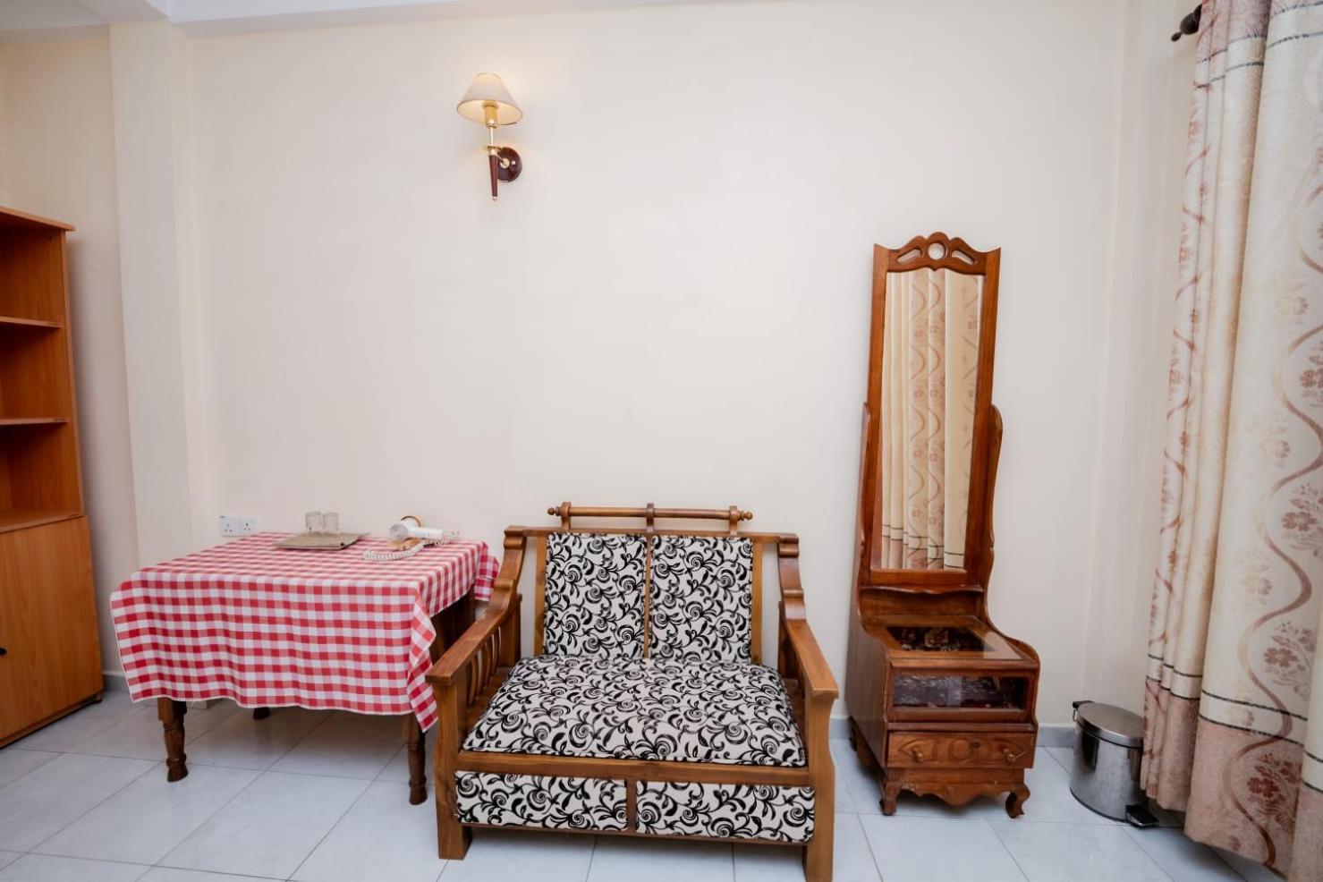 Suwani Pinnawala Homestay Bagian luar foto