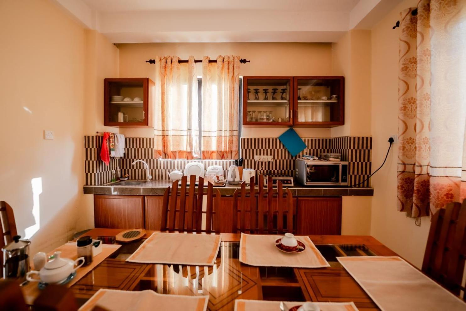 Suwani Pinnawala Homestay Bagian luar foto