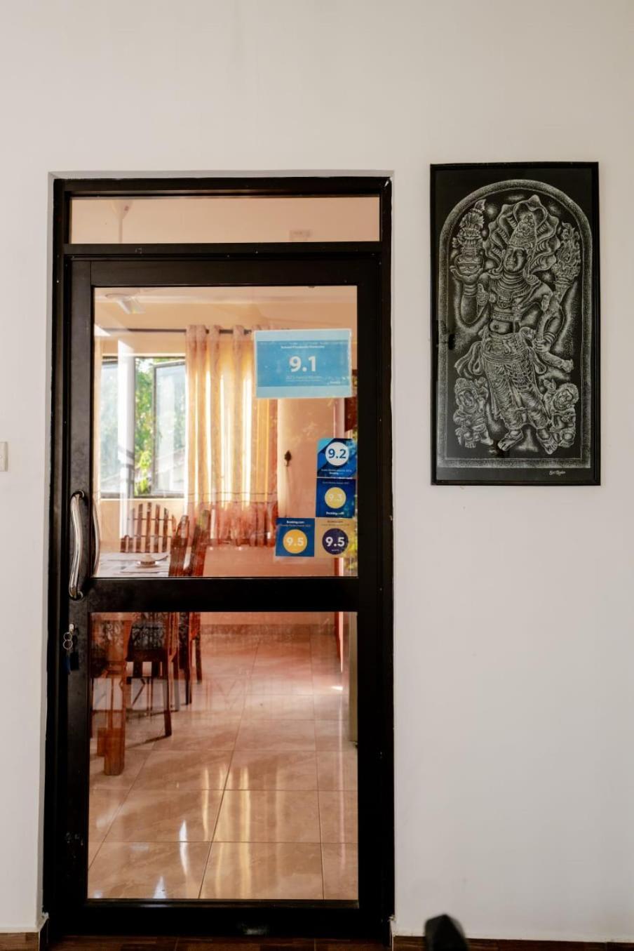 Suwani Pinnawala Homestay Bagian luar foto