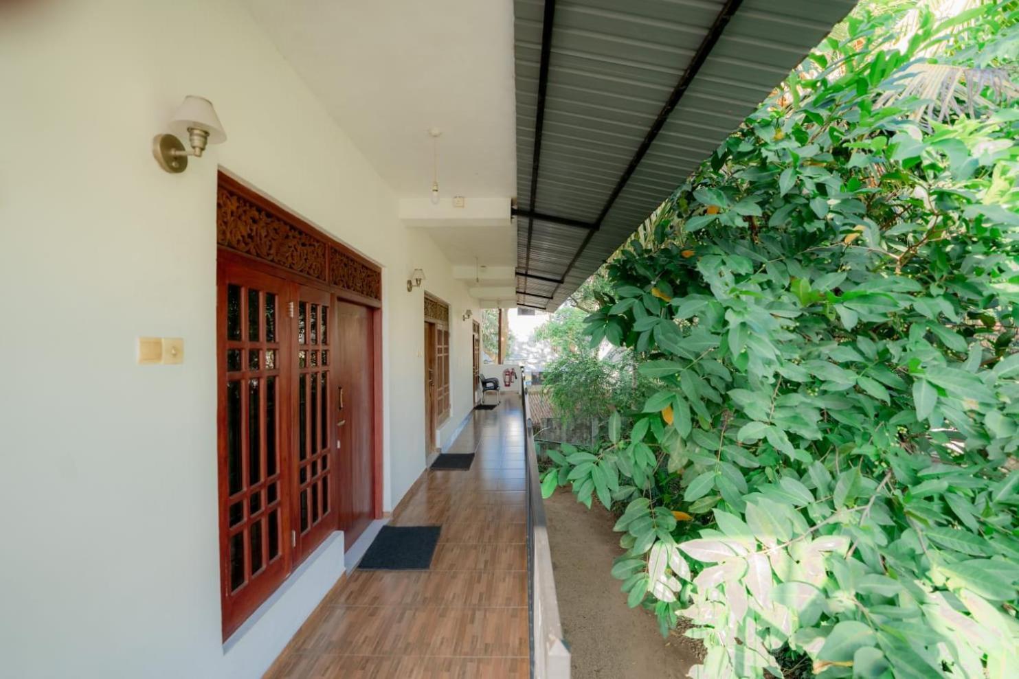 Suwani Pinnawala Homestay Bagian luar foto