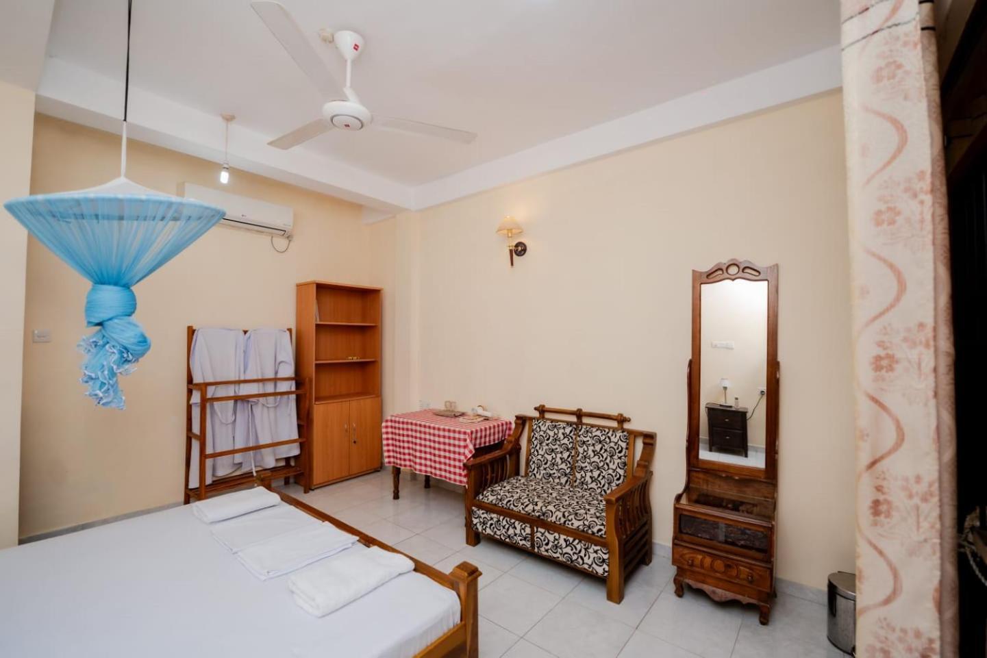 Suwani Pinnawala Homestay Bagian luar foto