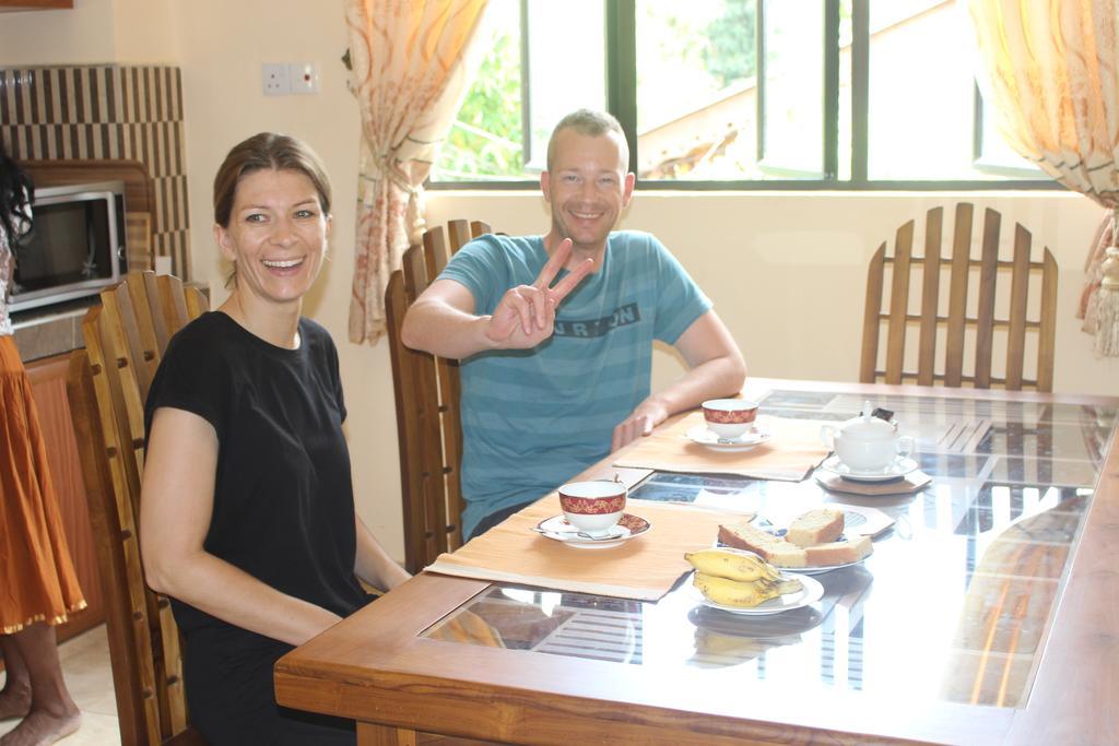 Suwani Pinnawala Homestay Bagian luar foto