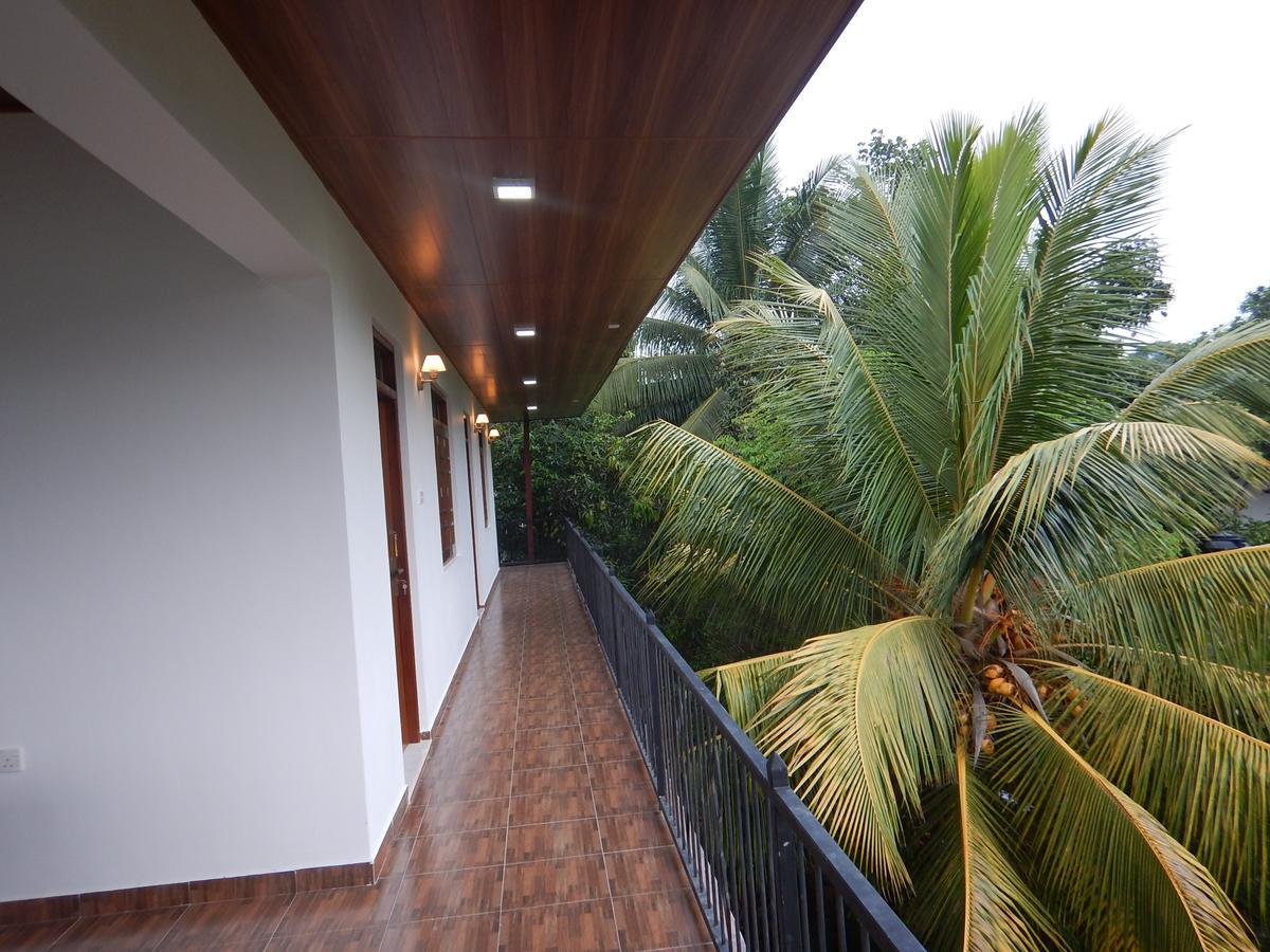 Suwani Pinnawala Homestay Bagian luar foto